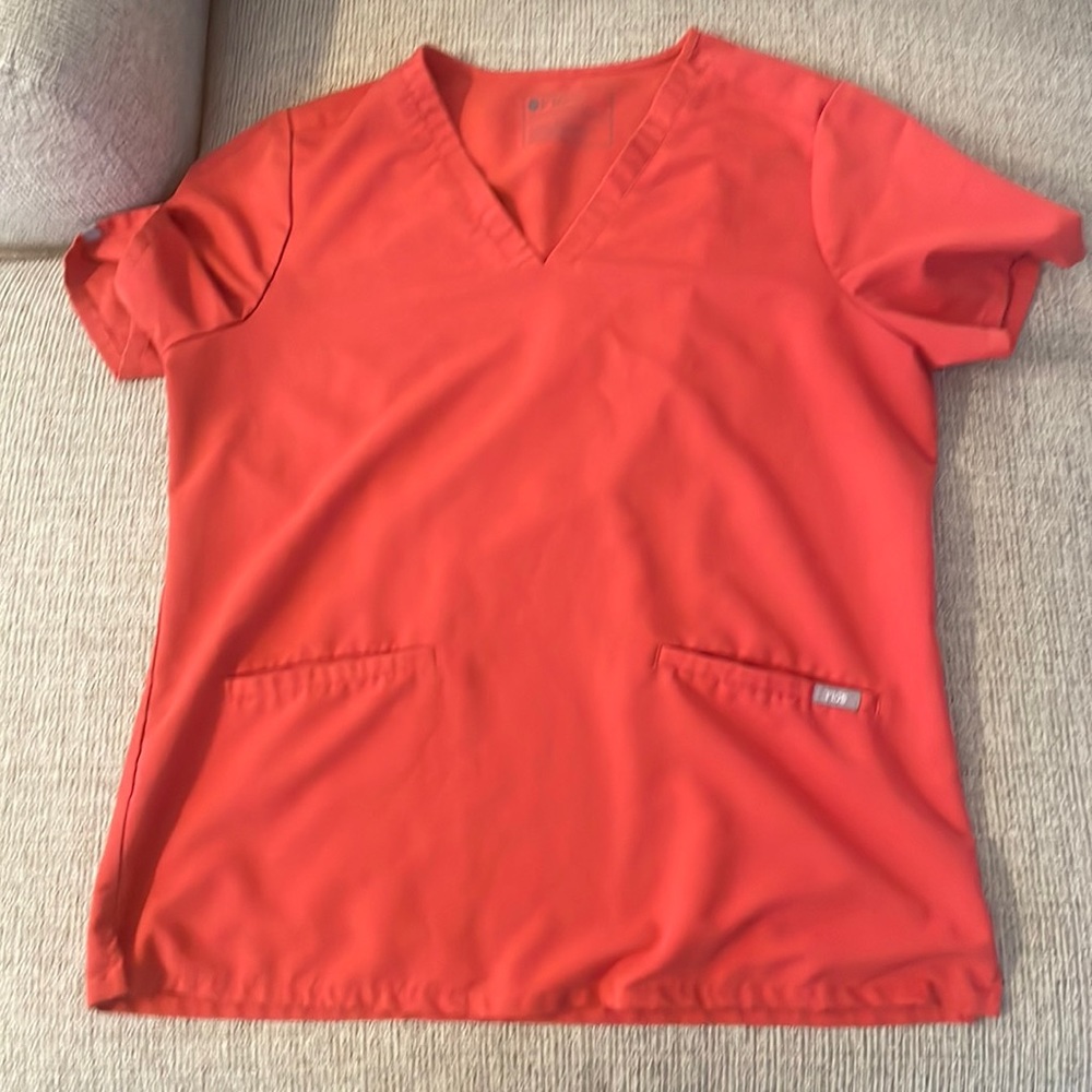 Figs scrub top